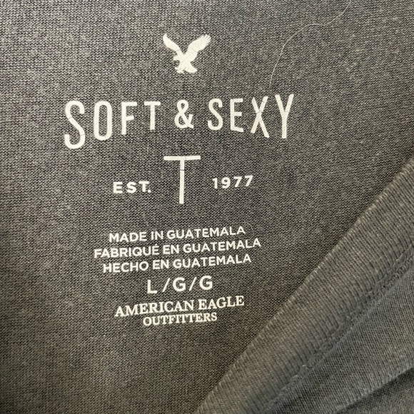 NWOT ▪️ AE Tee - Picture 5 of 5